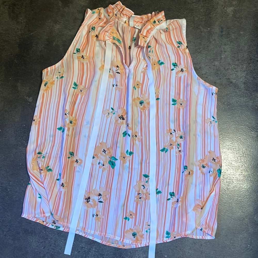 Sleeveless blouse